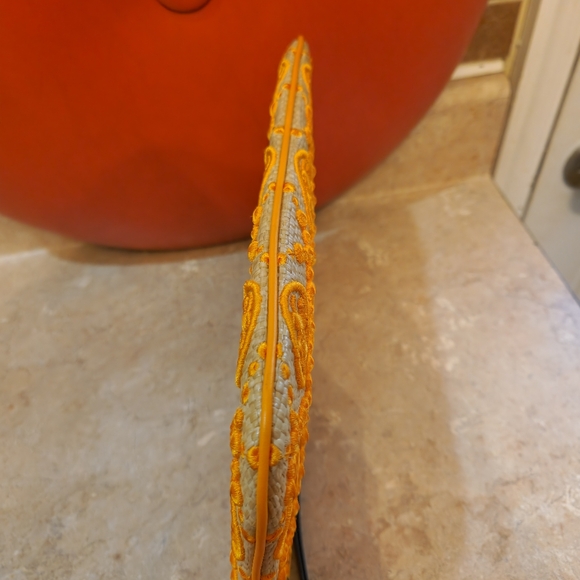 NWOT Tory Burch Orange Citrine T Monogram Embroidered Straw Clutch Purse - Picture 5 of 10